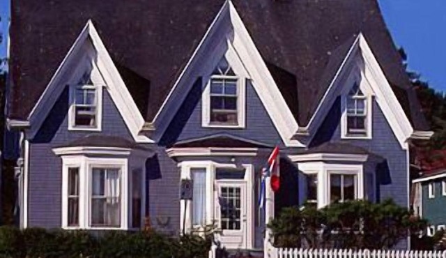 Fairmont House Bed & Breakfast