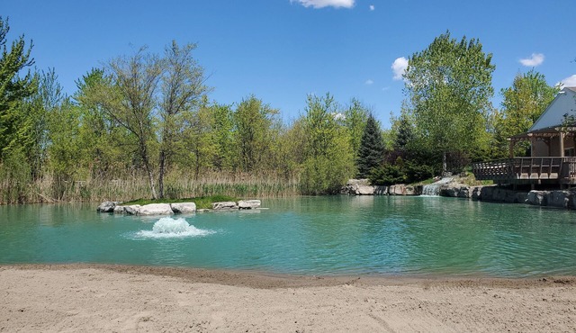 FAMILY- 2 Bedroom with upper loft with Waterfall, Horse ranch