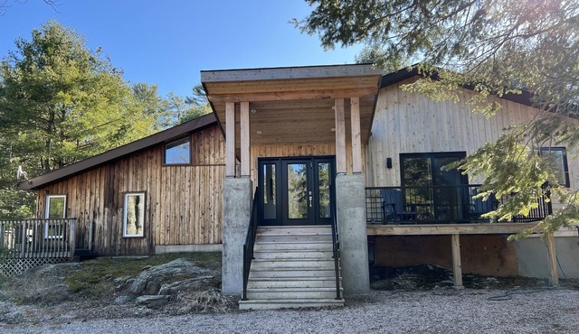 Family cottage on beautiful Rankin Lake in Seguin, ON, 2 hrs from Toronto