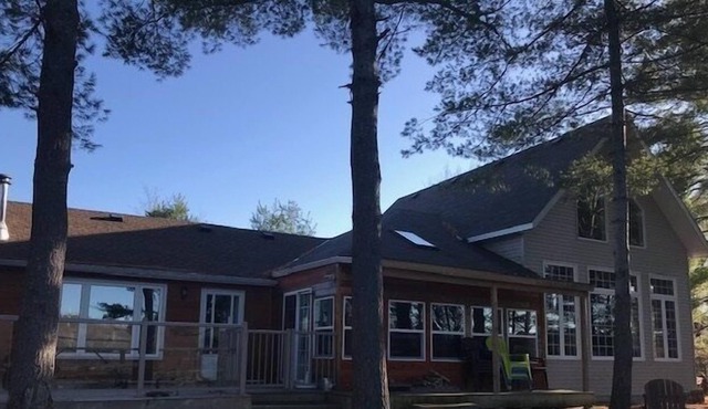 Family cottage on beautiful Kennebec Lake. Enjoy fresh outdoors and water areas.