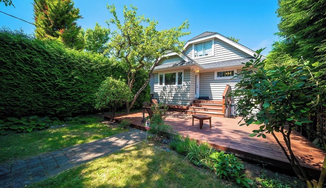 Family-Friendly 3BR Home Near UBC & AC & Parking & Pet-Friendly