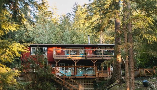 Family, Friends, Fido, MAJOR INTERNATIONAL SPORTING EVENT - Bowen Island Getaway.