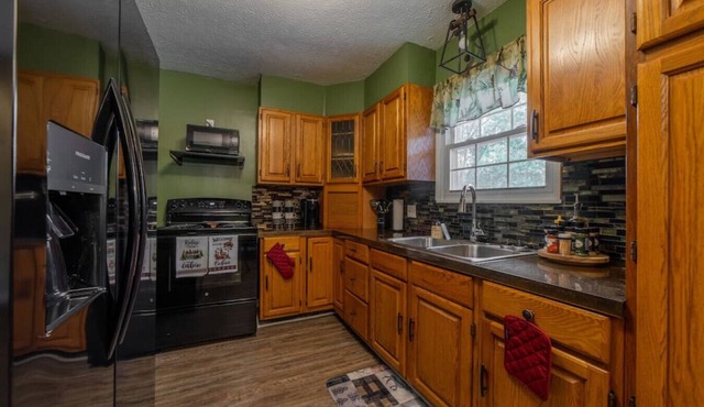 Family Fun Getaway By Downtown Vermilion