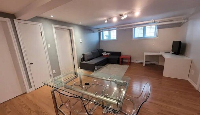 Free Parking - Great 1BR near Henri Bourassa Metro
