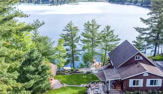 French River family friendly, boat friendly, close to ammenties cottage