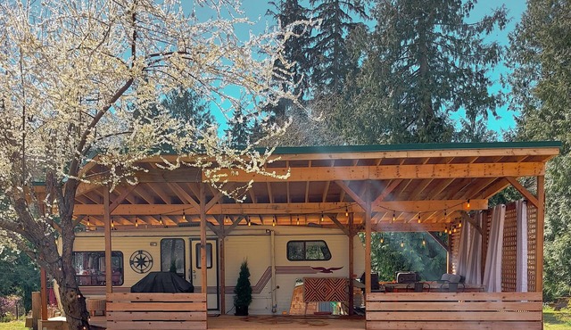 Frolander Bay Resort - Glamping Trailer