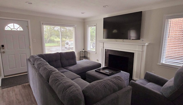 Fully Furnished Insurance Housing 3BR Home