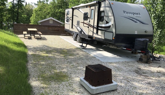 Fully serviced camper in St. Malo