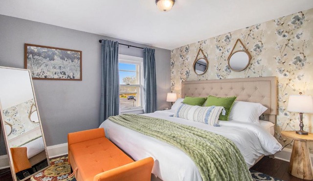 GAME DAY Haven- Sleeps 10, Near Notre Dame & DT!