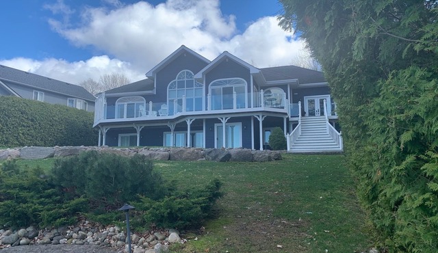 GEORGIAN BAY DIRECT WATERFRONT HOME NEAR MIDLAND, ONTARIO