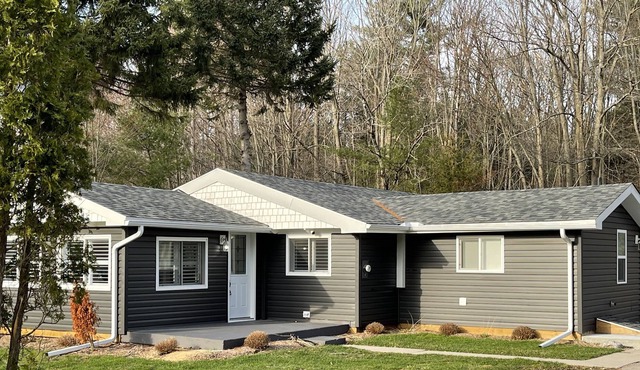 Gorgeous Cottage 4 mins drive to Muskoka Beach, Gull Lake & Outdoors