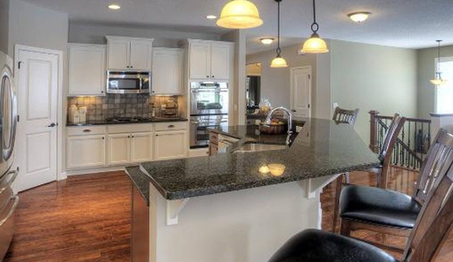 Gorgeous Executive Rambler - Perfect for your time in and out of Minneapolis