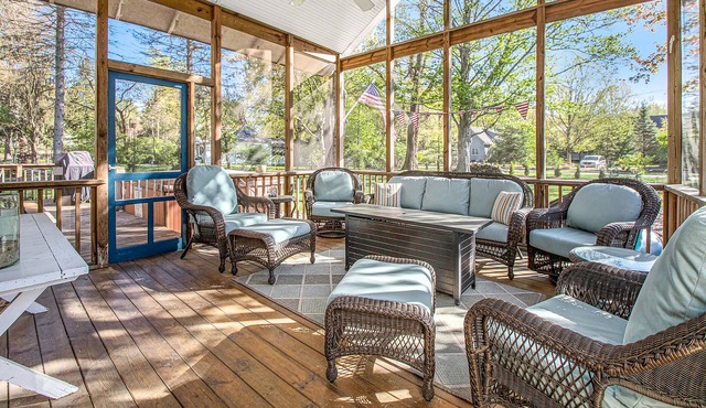 Gorgeous Lake Michigan Home w/Free WiFi, Screened-In Porch, Private Hot Tub/Yard