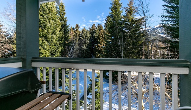 GraniteCourt402: Prime Village North location. Walk to Everything!