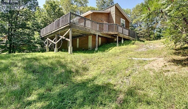Great 3-Bed Oak cottage located in the heart of Land O’Lakes Frontenac region.