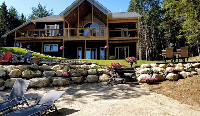 Groom/Lynx lake Retreat Kearney, Ontario. Relax in our walkout ground level apt.
