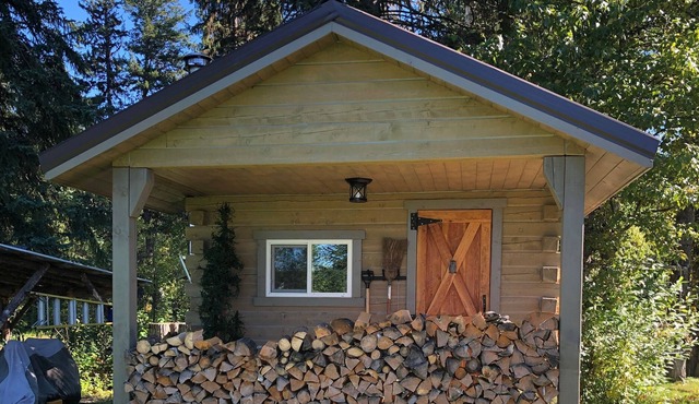 Guest cabin on quiet lake