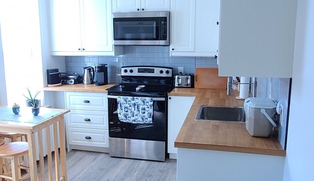 ⭐ Guest Haus⭐2BD ⭐Walk Thru History⭐@ River Weddings ⭐Walk downtown
