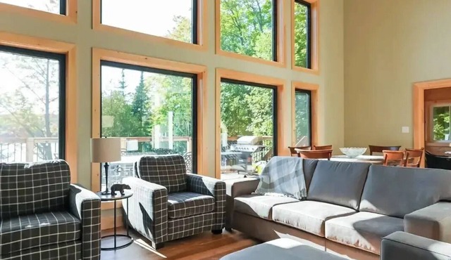 Haliburton Cottage: Family-Friendly, Swimable Lake, Fishing, Firepit, 2 Kayaks!