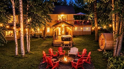 Haliburton Lakefront Escape with Hot Tub, Sauna, Fire Pit & BBQ