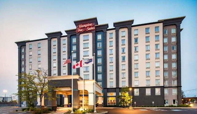 Hampton Inn & Suites by Hilton Toronto Airport