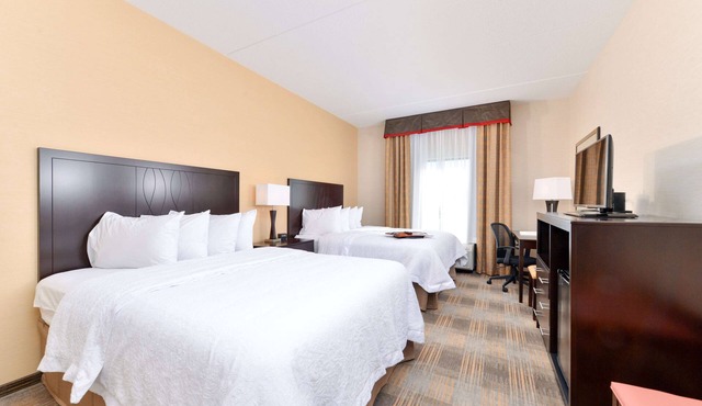 Hampton Inn & Suites California University-Pittsburgh