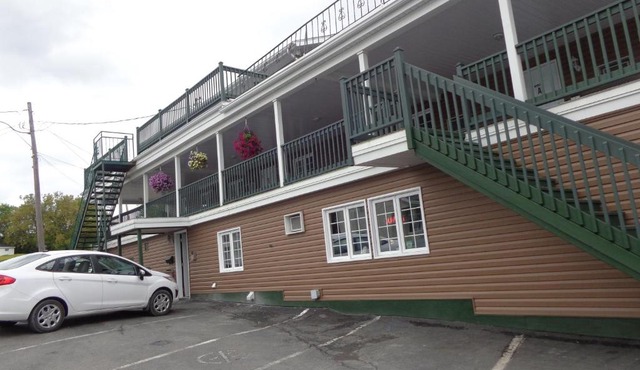 Happy Motel