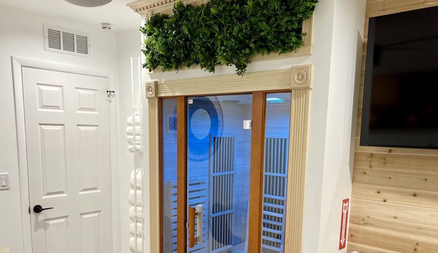 Henrietta NY Escape: Sauna & Spa Haven