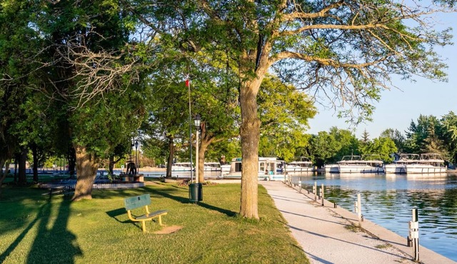 Heritage Rideau 1Br Apartment Free Parking 2