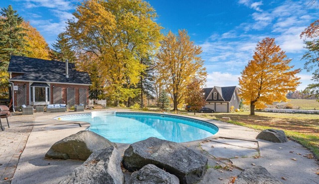 Hidden Gem w/ Hot Tub + Backyard + Fire Pit + Pool