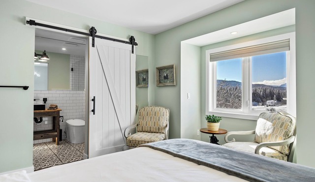 HIghwood River Queen Boutique Room