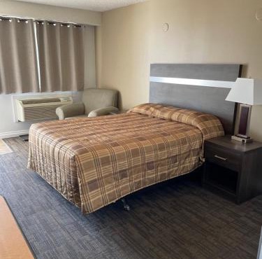 Hilltop Motor Inn
