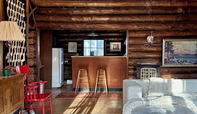 Historic Victoria Beach Log Cabin