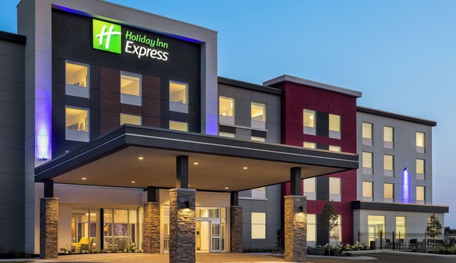 Holiday Inn Express Strathroy by IHG