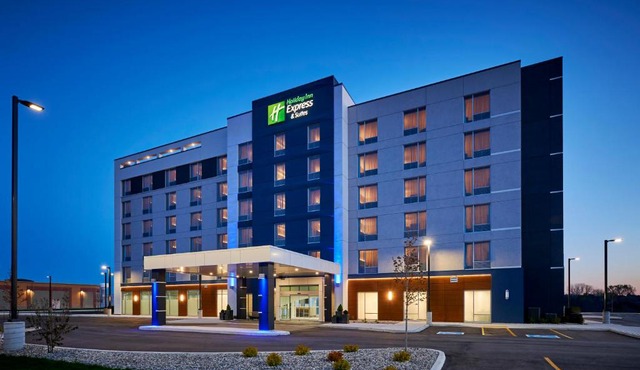 Holiday Inn Express & Suites Windsor East - Lakeshore by IHG