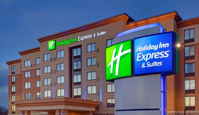 Holiday Inn Express & Suites Ottawa West - Nepean by IHG