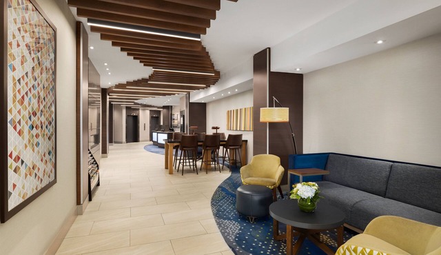 Holiday Inn Express Vancouver-Metrotown (Burnaby) by IHG