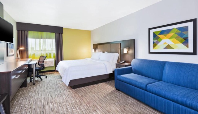 Holiday Inn Express Winnipeg Airport - Polo Park by IHG
