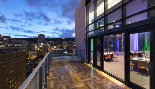Holiday Inn Hotel & Suites Montreal Centre-ville Ouest by IHG