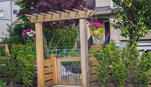 Home away from home in Kitsilano! Bright, friendly and luxurious suite.