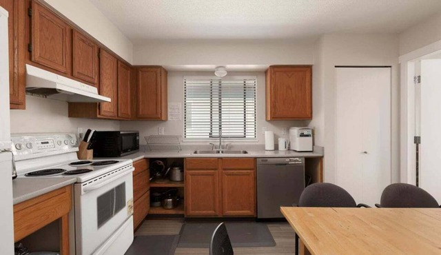 Huge 4 Bedroom Upper Suite