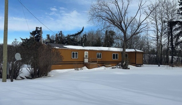 Hunt Lodge B&B on private rolling 80 acre farm