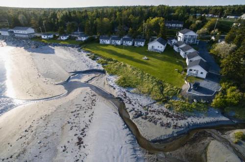Hunts Point 2-Bed Coastal Retreat - Cottage # 9