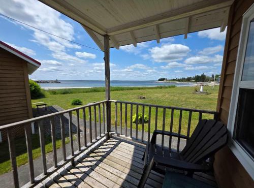 Hunts Point Beach Cottages - Cottage #2
