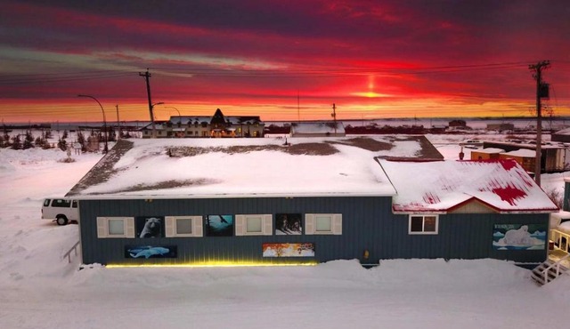 IceBerg Inn