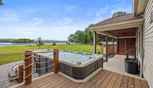 Island View Cottage: Lamoka lake home with pickleball court, hot tub, sauna, and game room