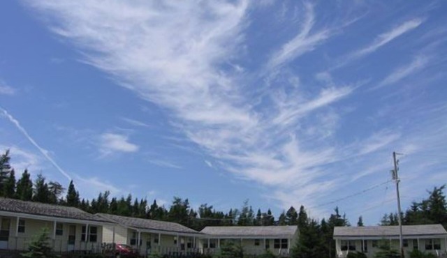 Joyce's Motel & Cottages