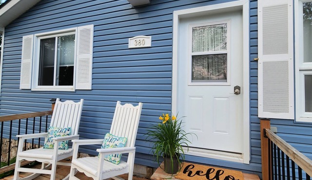 June Sale! Luxury 3 Bedrooms, 2 Bathrooms- Crystal Beach! 3 min walk to beach