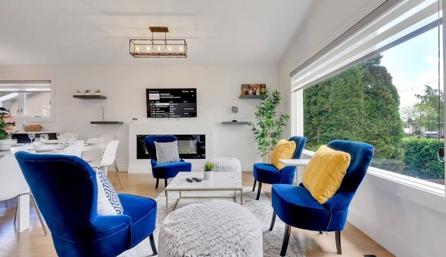 Kelvin - Modern Renovated Home Near Downtown!