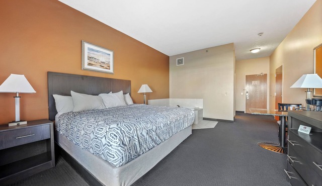 King Room with Jetted Tub & Lakeview